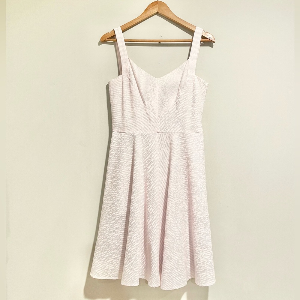 Ann Taylor pink & white seersucker summer dress